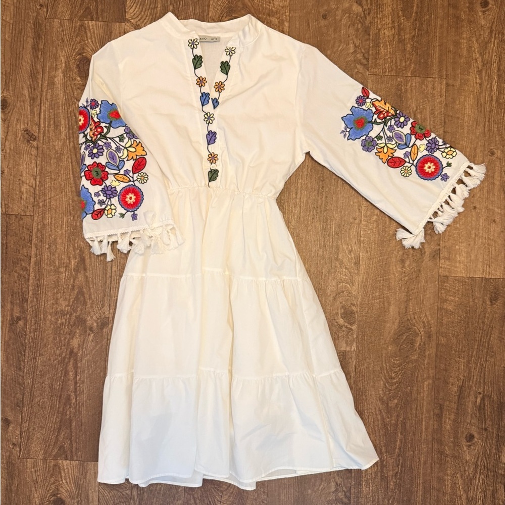 ESQ Embroidered Boho Midi Dress Women’s Small White Floral Tassel